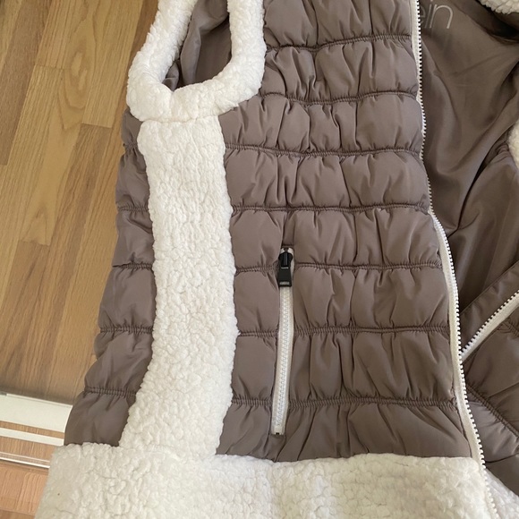 Calvin Klein Performance Vest w/ Fleece - Picture 4 of 7